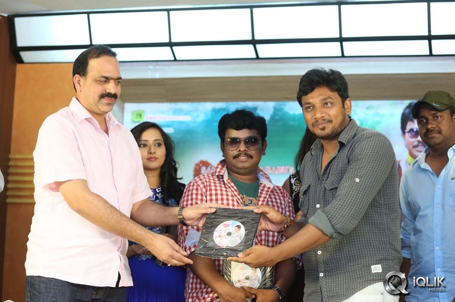 Hrudaya-Kaleyam-Movie-Platinum-Disc-Functiion